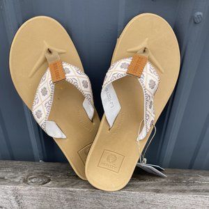 HIGH TIDE LADIES "MOSAIC COMFORT" FLIP FLOPS Various Sizes NEW/NWOT!